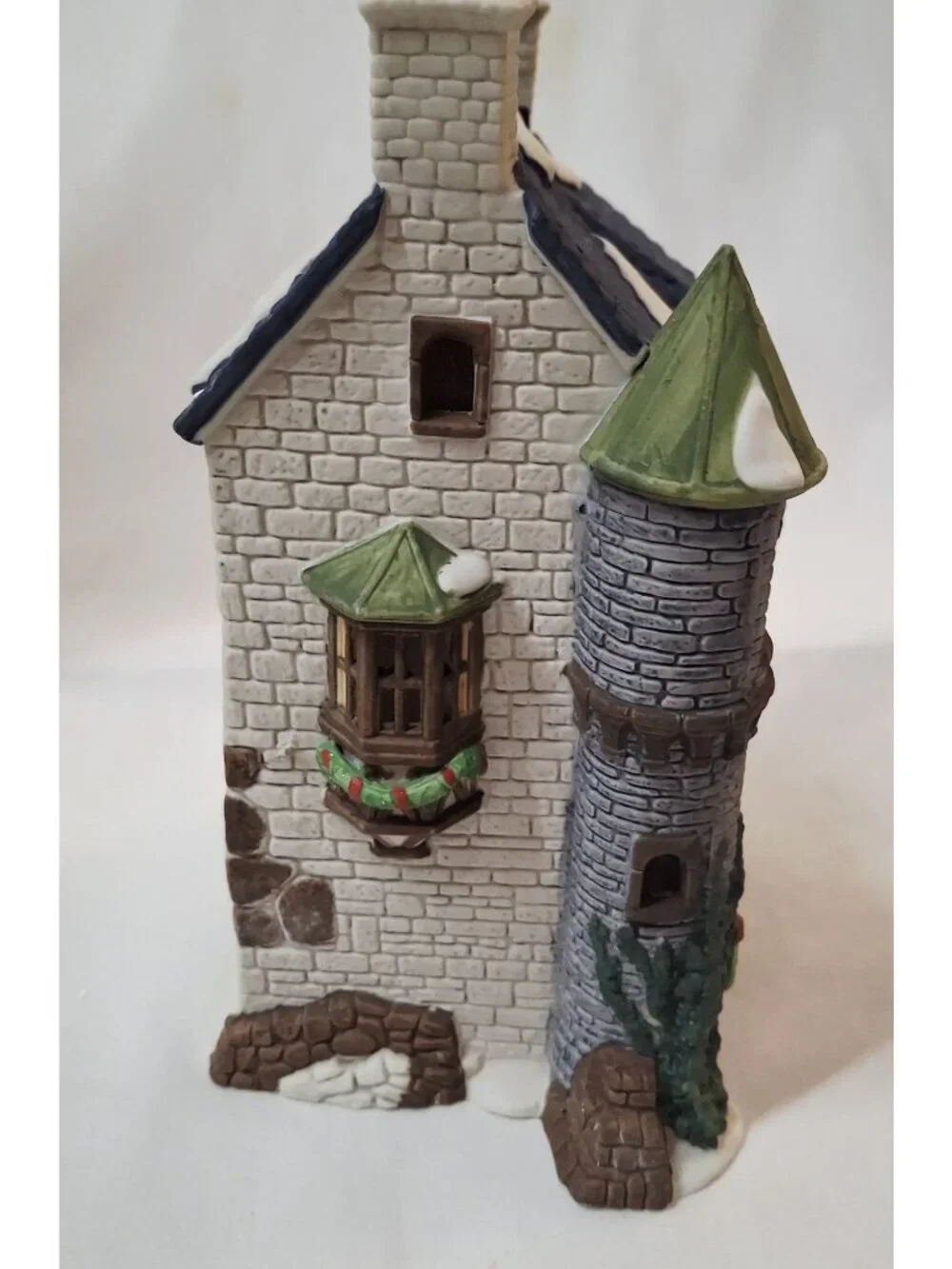 Bennington Christmas Dickens Village Series The Wool Shop Lighted Building By De